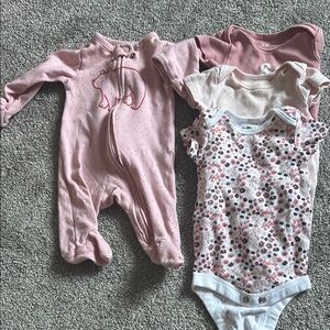 Newborn baby clothing bundle